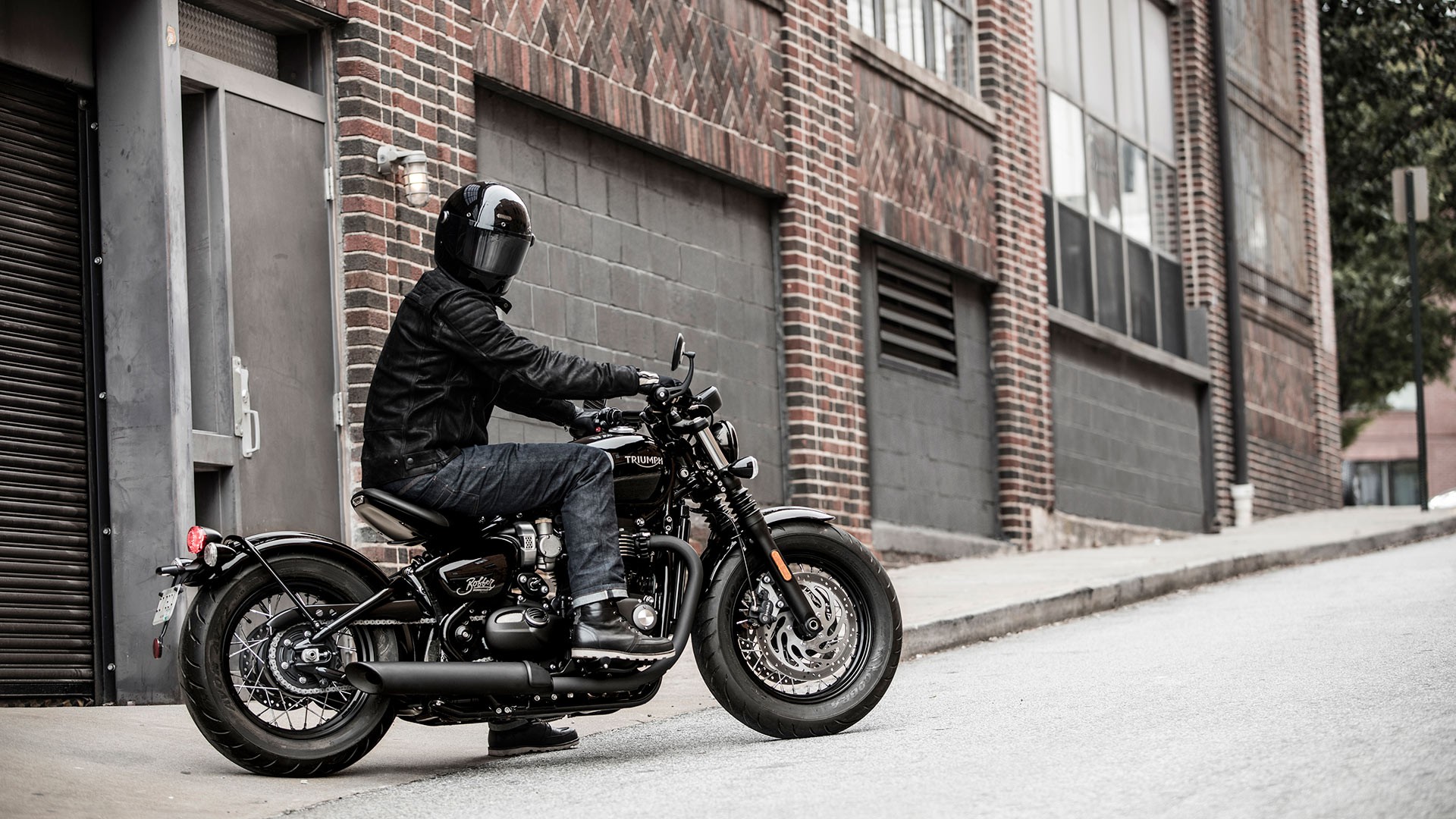 Triumph Bonneville Bobber Black